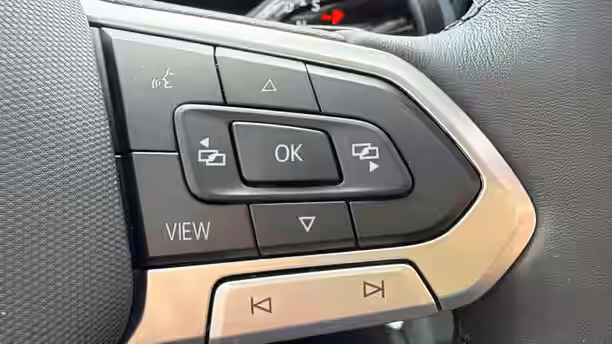 VOLKSWAGEN T-ROC 24 / 33