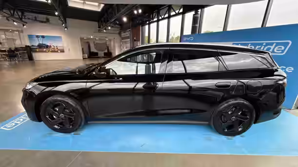 BYD SEAL 6 TOURING 2 / 17