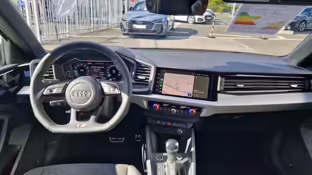 AUDI A1 SPORTBACK 26 / 27