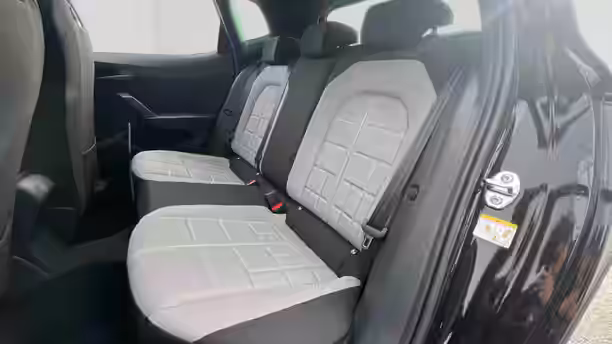 SEAT ARONA 18 / 22