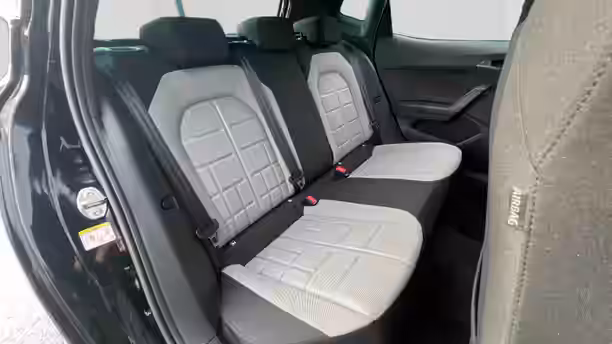 SEAT ARONA 19 / 22