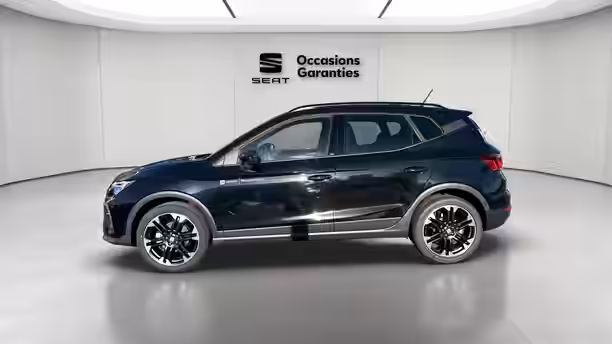 SEAT ARONA 2 / 24