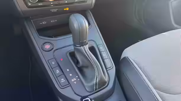 SEAT ARONA 17 / 24