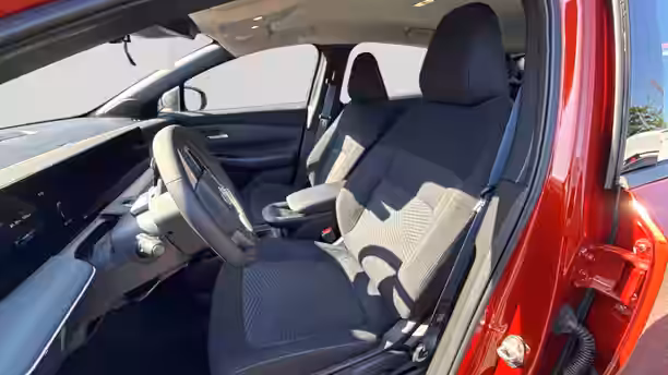 NISSAN LEAF 11 / 16