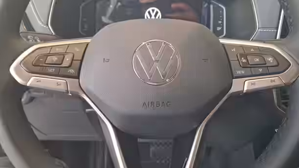 VOLKSWAGEN T-CROSS 10 / 15