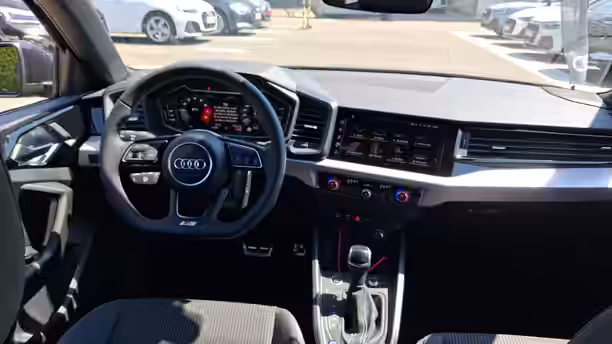 AUDI A1 SPORTBACK 26 / 27