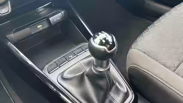 KIA RIO 22 / 23