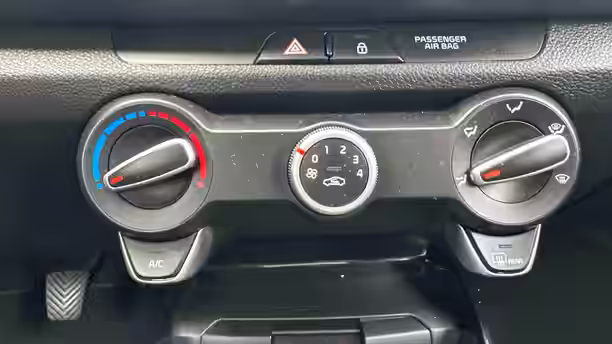 KIA RIO 21 / 23