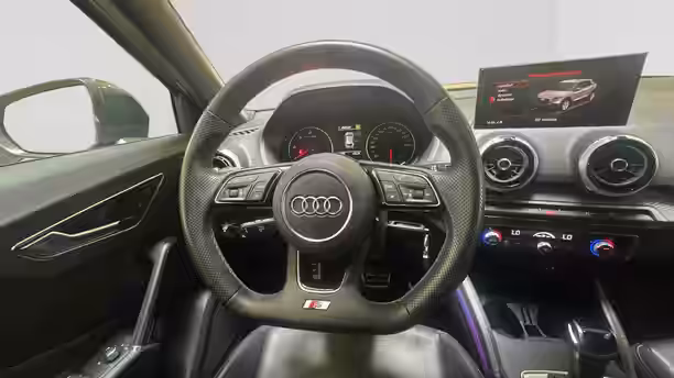 AUDI Q2 12 / 37