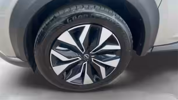 NISSAN JUKE 14 / 21