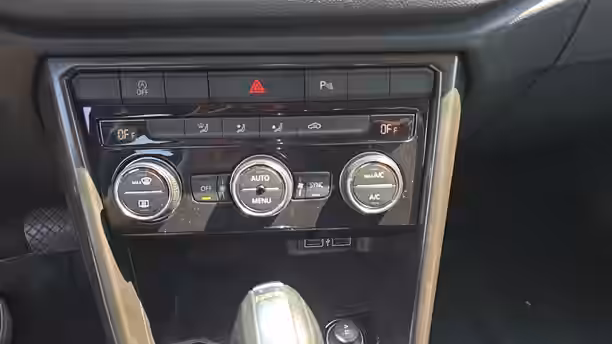 VOLKSWAGEN T-ROC 18 / 23