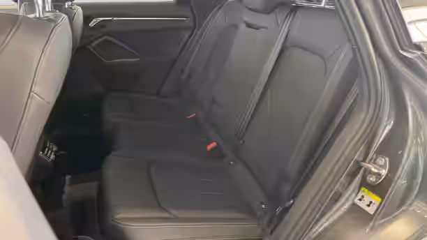AUDI Q3 12 / 32