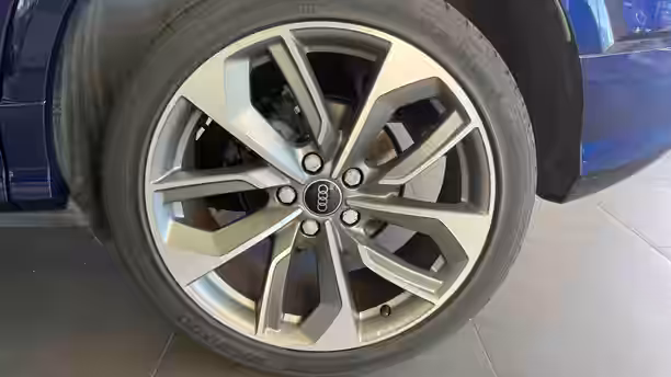 AUDI Q2 33 / 51