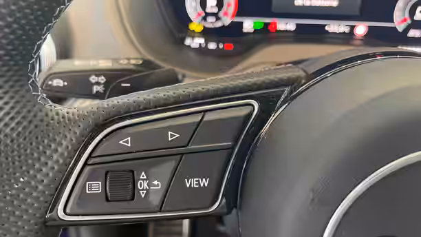 AUDI Q2 27 / 51