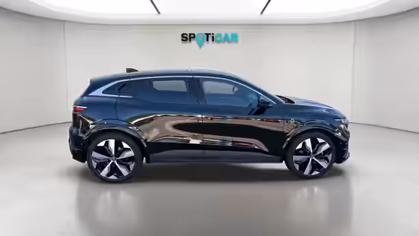 RENAULT MEGANE E-TECH 6 / 23