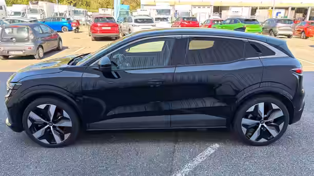 RENAULT MEGANE E-TECH 15 / 23