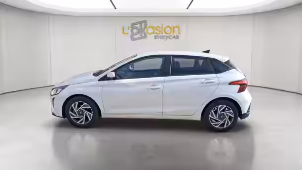 HYUNDAI i20 2 / 59
