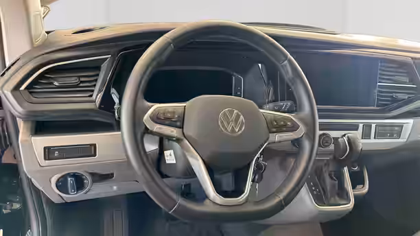 VOLKSWAGEN UTILITAIRES CALIFORNIA 6.1 10 / 24