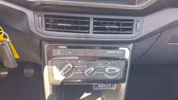 VOLKSWAGEN T-CROSS 21 / 52