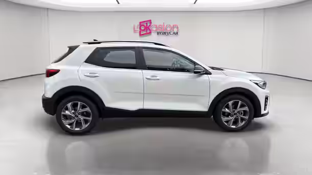 KIA STONIC 6 / 23