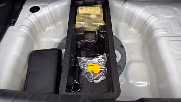 KIA STONIC 17 / 23