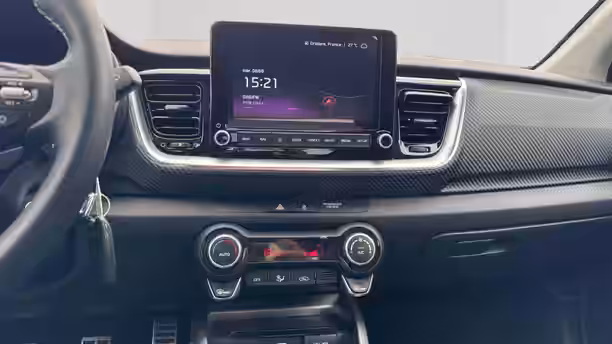 KIA STONIC 11 / 23