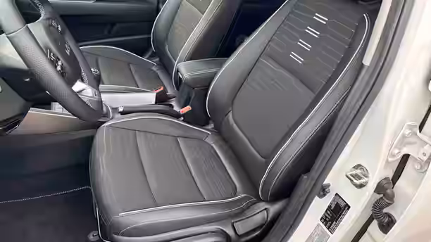 KIA STONIC 18 / 23