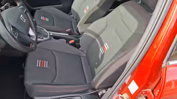 SEAT ARONA 18 / 33