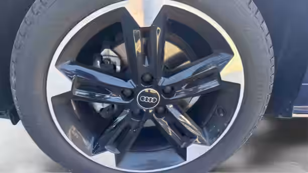 AUDI Q2 13 / 13