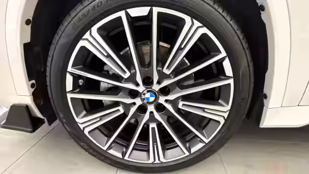 BMW X1 U11 19 / 34