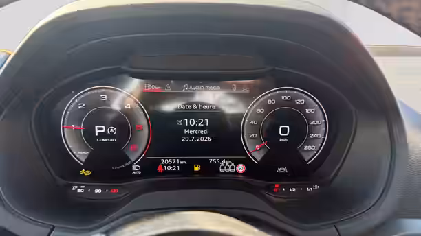 AUDI Q2 10 / 24