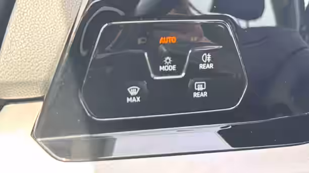 VOLKSWAGEN GOLF 33 / 34