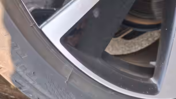 VOLKSWAGEN GOLF 38 / 41