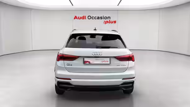 AUDI Q3 4 / 32