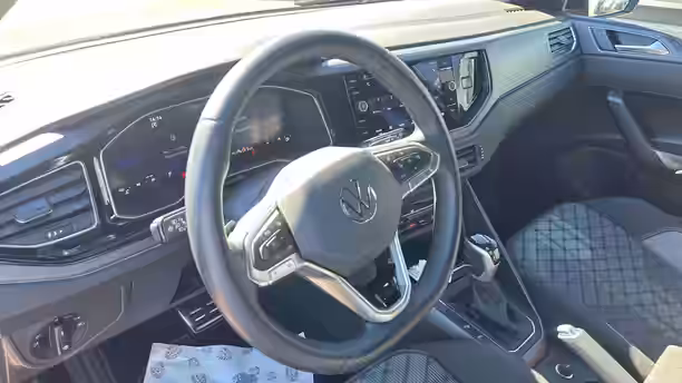 VOLKSWAGEN POLO 10 / 30