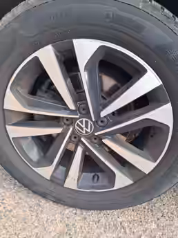 VOLKSWAGEN T-CROSS 26 / 27