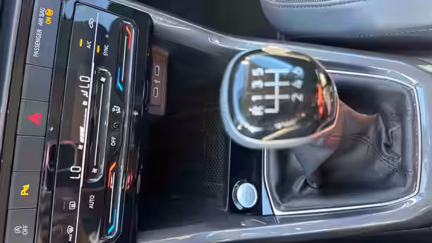 VOLKSWAGEN T-CROSS 18 / 19