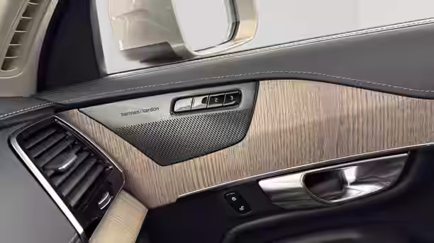 VOLVO XC90 26 / 28