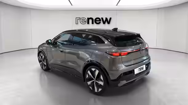 RENAULT MEGANE E-TECH 3 / 22