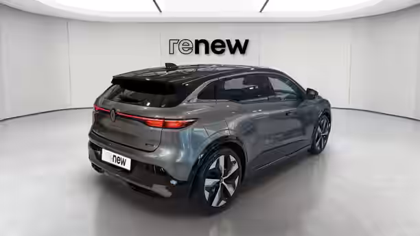 RENAULT MEGANE E-TECH 5 / 22