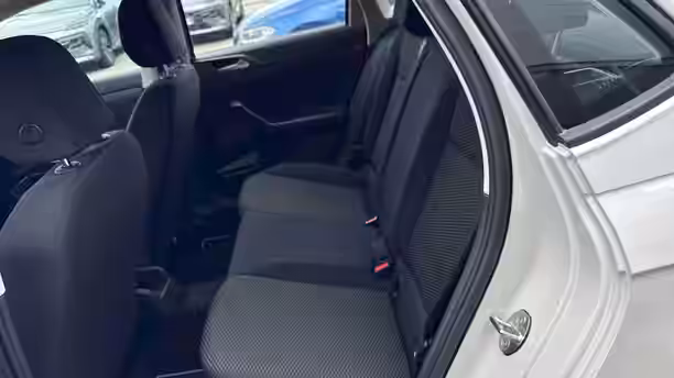 VOLKSWAGEN POLO 28 / 33