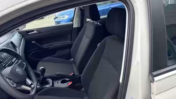VOLKSWAGEN POLO 27 / 33
