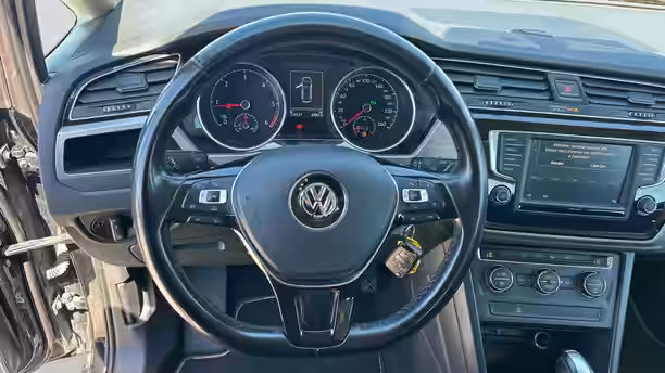 VOLKSWAGEN TOURAN 10 / 17