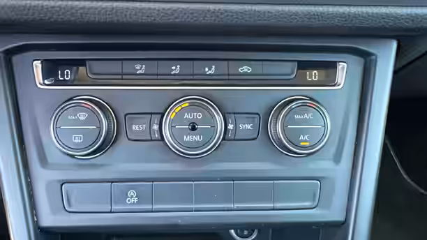 VOLKSWAGEN TOURAN 16 / 17