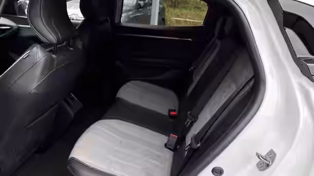 RENAULT MEGANE E-TECH 12 / 22