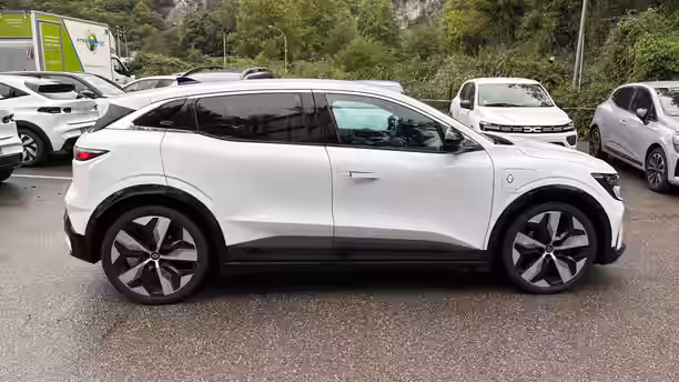 RENAULT MEGANE E-TECH 6 / 22