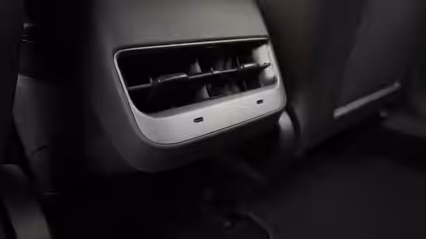TESLA MODEL 3 22 / 39