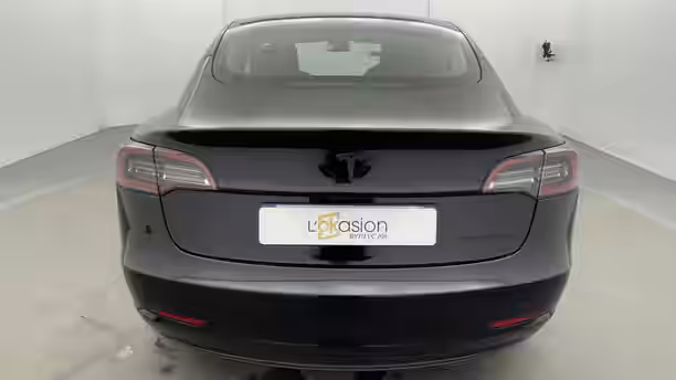 TESLA MODEL 3 4 / 39