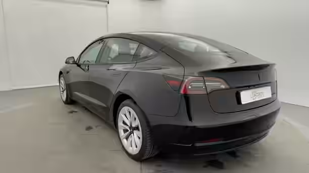 TESLA MODEL 3 3 / 39