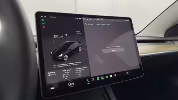 TESLA MODEL 3 26 / 39